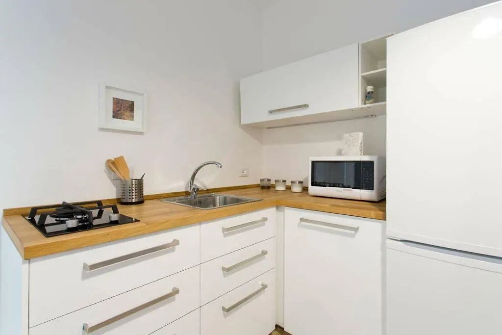 Bb4U Apartments Palermo Italy